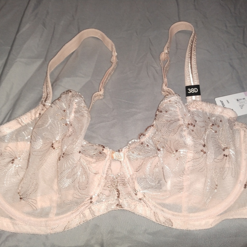 Paramour Ellie  Demi bra